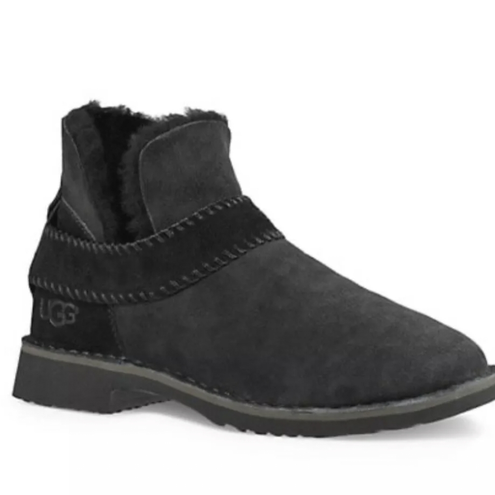 UGG McKay Water Resistant Bootie Black Suede 1012358 Size one 8